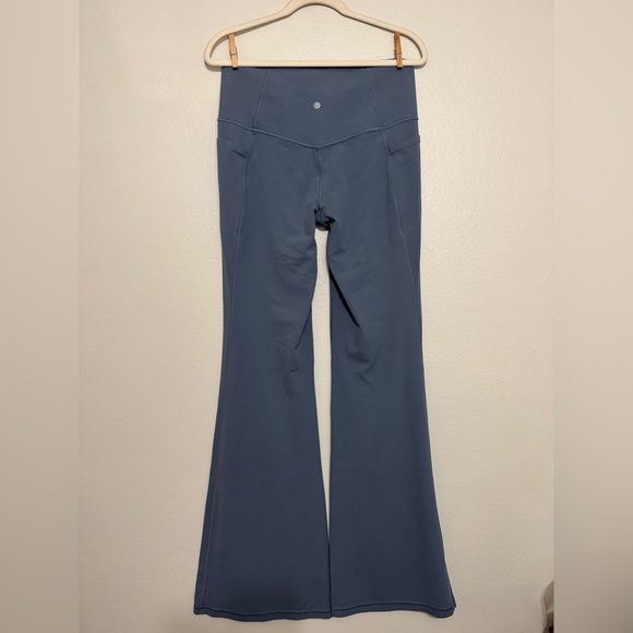 Athleta Salutation Stash Flare Pant in Slate Blue size Large TALL - Picture 6 of 9
